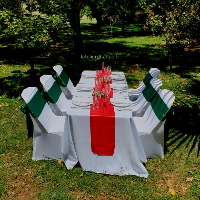 Chemin de table en Satin Rouge