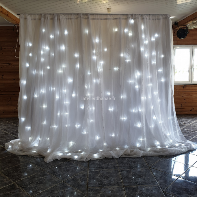 Structure + Rideau lumineux LED blanc froid 4Mm40m de largeur