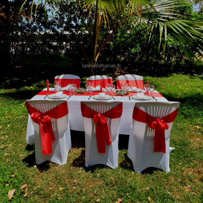 Chemin de table en Satin Rouge